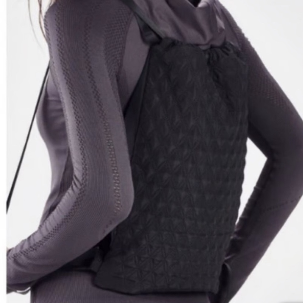 Fabletics Quilted Drawstring Backpack Black Nwot … - image 5